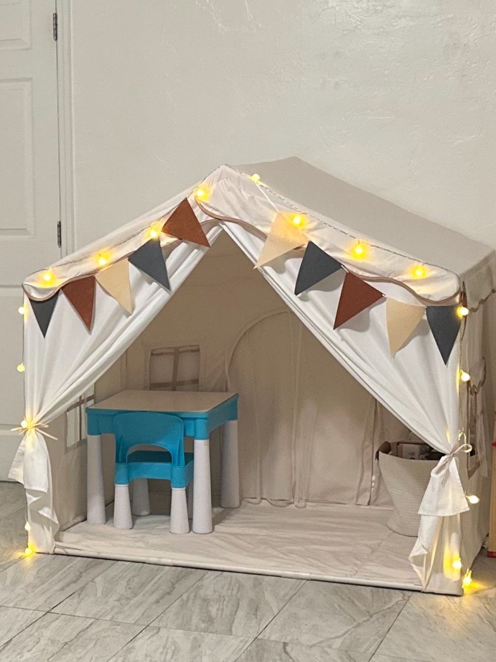 Kids Play Tent with Lights & Padded Mat (51” x 35” x 51”) - Picture 3 of 3